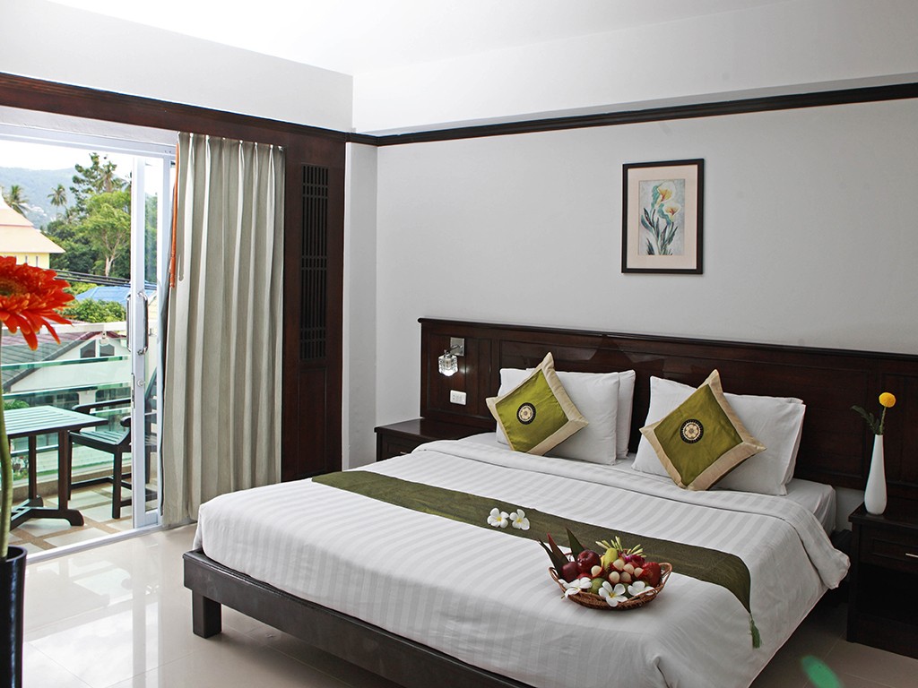 เฟิรส์ เรสซิเด้นท์