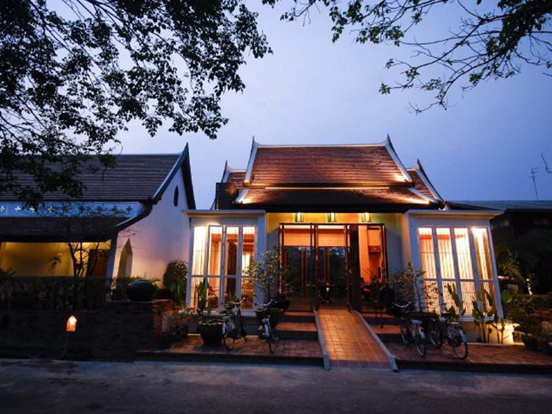 Hotellit Tharaburi Resort