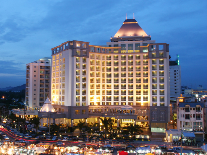 Image Hotel 是拉差拉差海角酒店