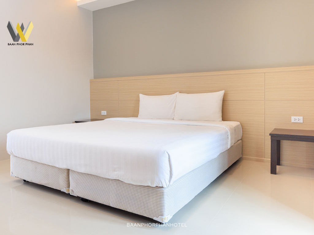 โรงแรมบ้าน พ พาน