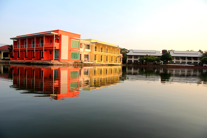 班塔莱酒店（Baan Talay See Cream Resort）