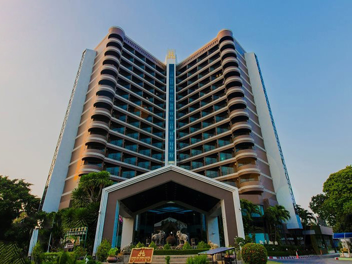 Hotels Nearby Town in Town Hotel Pattaya