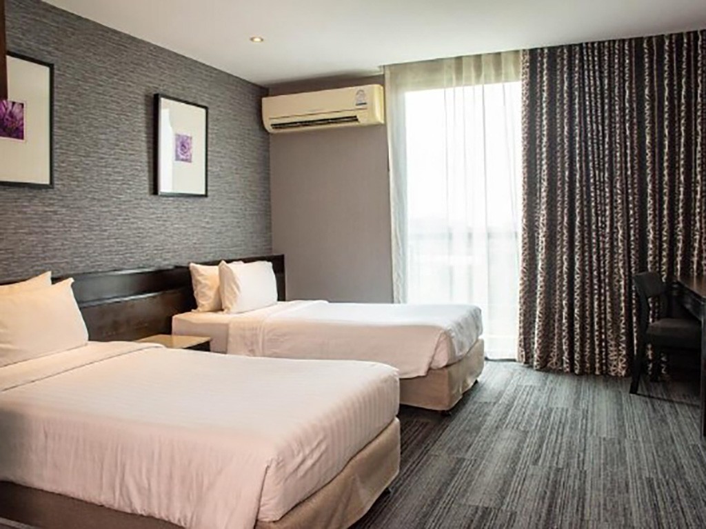 ฌ เฌอ   เดอะ กรีน เรสซิเดนซ์