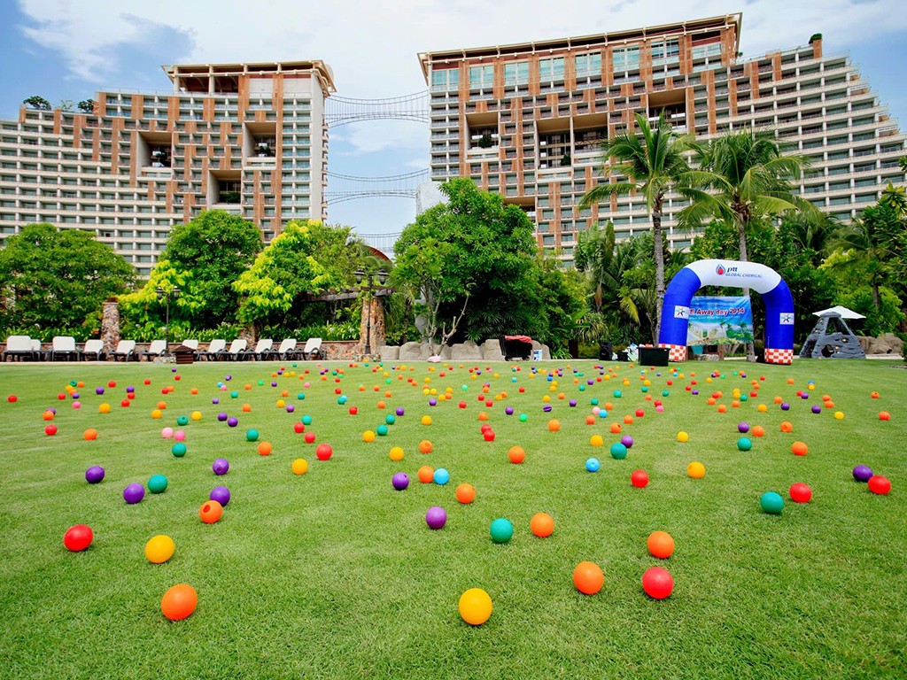 Centara Grand Mirage Beach