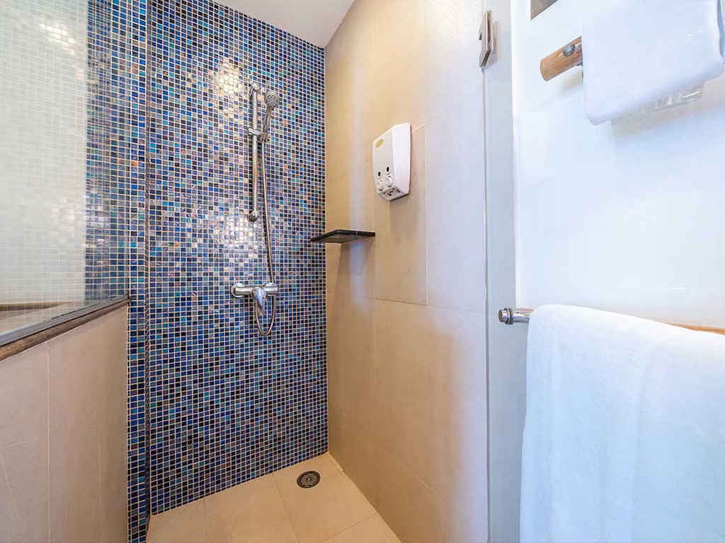 อ่าวพร้าว รีสอร์ท