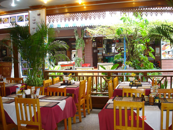 近くのホテル Lamai Inn