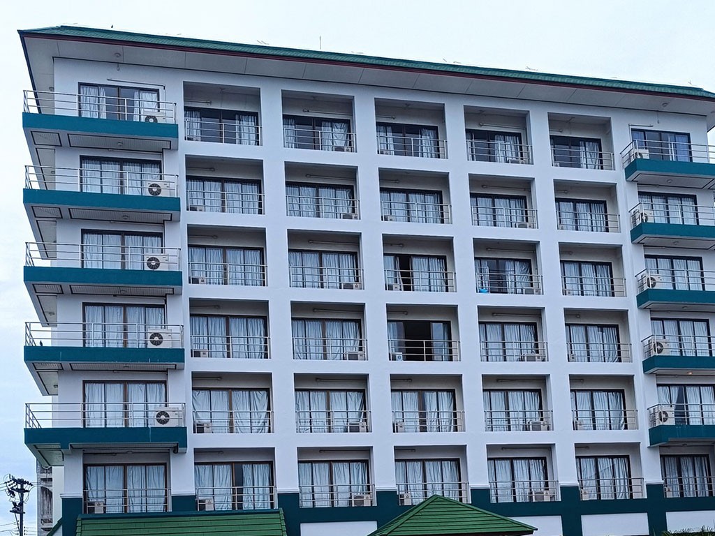 โรงแรมมณีโรจน์