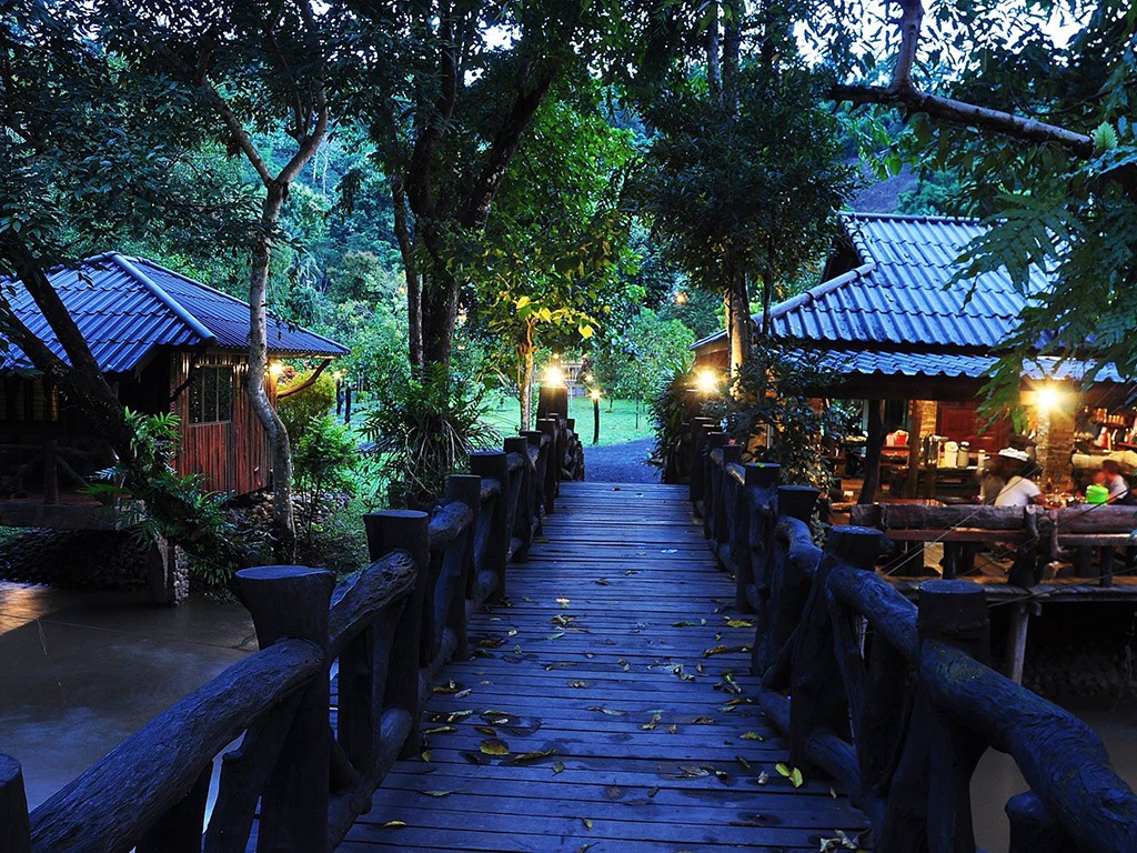 บ้านห้วยอู่ล่อง รีสอร์ท