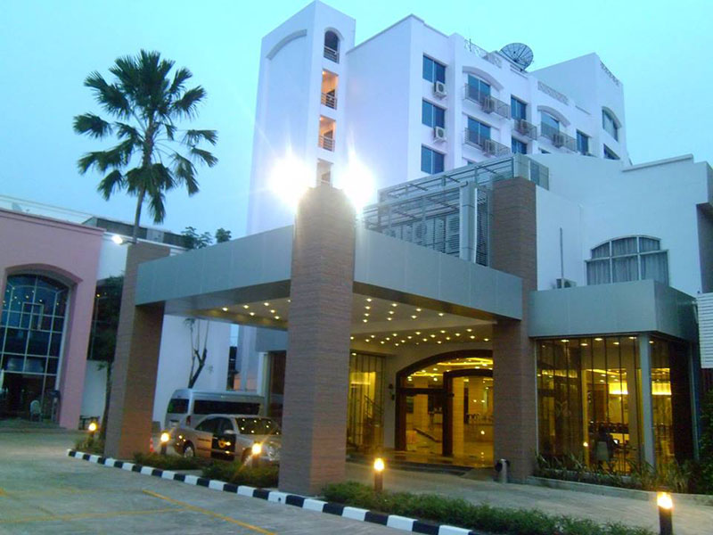 附近的酒店 彭世洛五月花酒店（Mayflower Grande Hotel Phitsanulok）