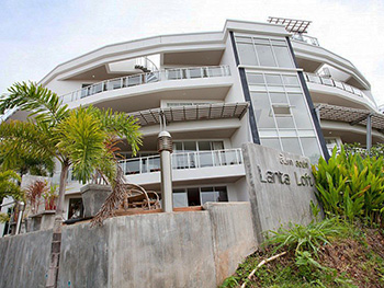 Long Beach Mountain-View Apartment 1B