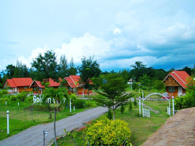 Golden View Resort