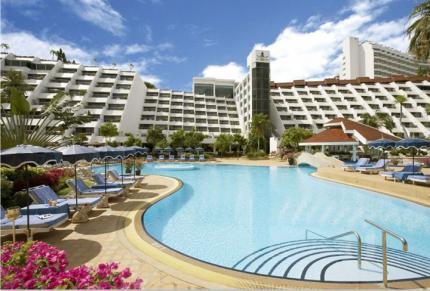 รอยัล คลิฟ บีช รีสอร์ท