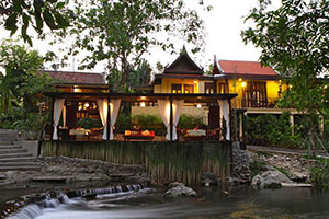 Ndol Streamside Thai Villas