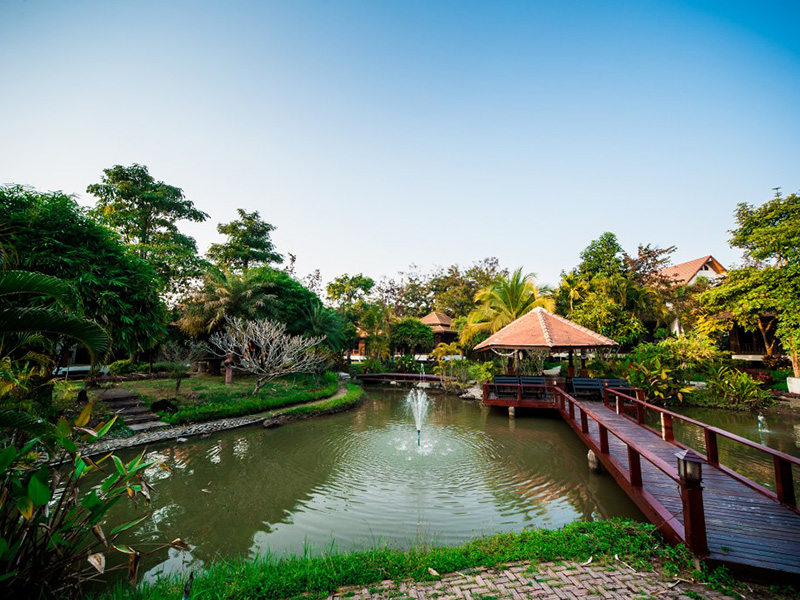 San Kam Phaeng Lake View Resort