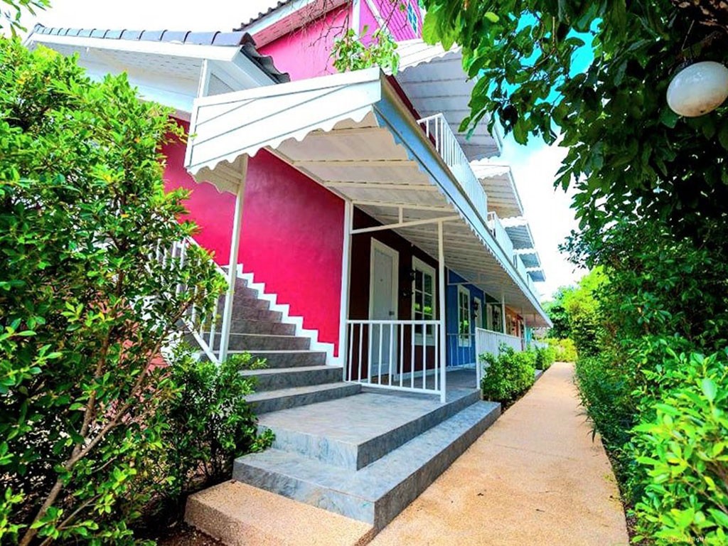 เดอะ คัลเลอร์ วิลล์ รีสอร์ท