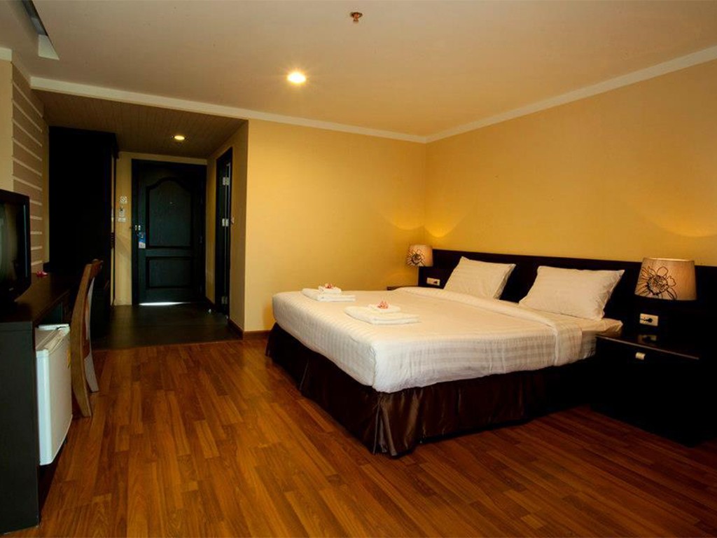 เจแอนด์วายลอดจ์