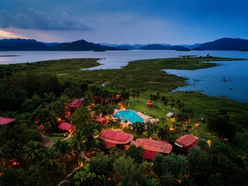 Image Hotel Kaengkrachan Boathouse Paradise Resort