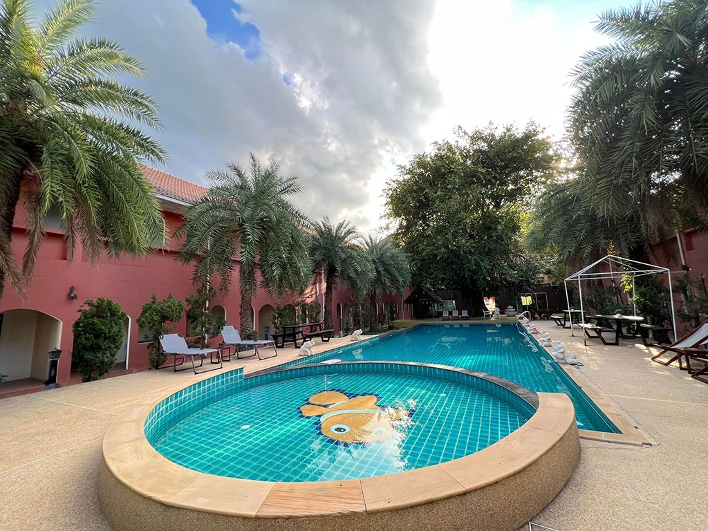 โรงแรมธาดา ชาโตว์