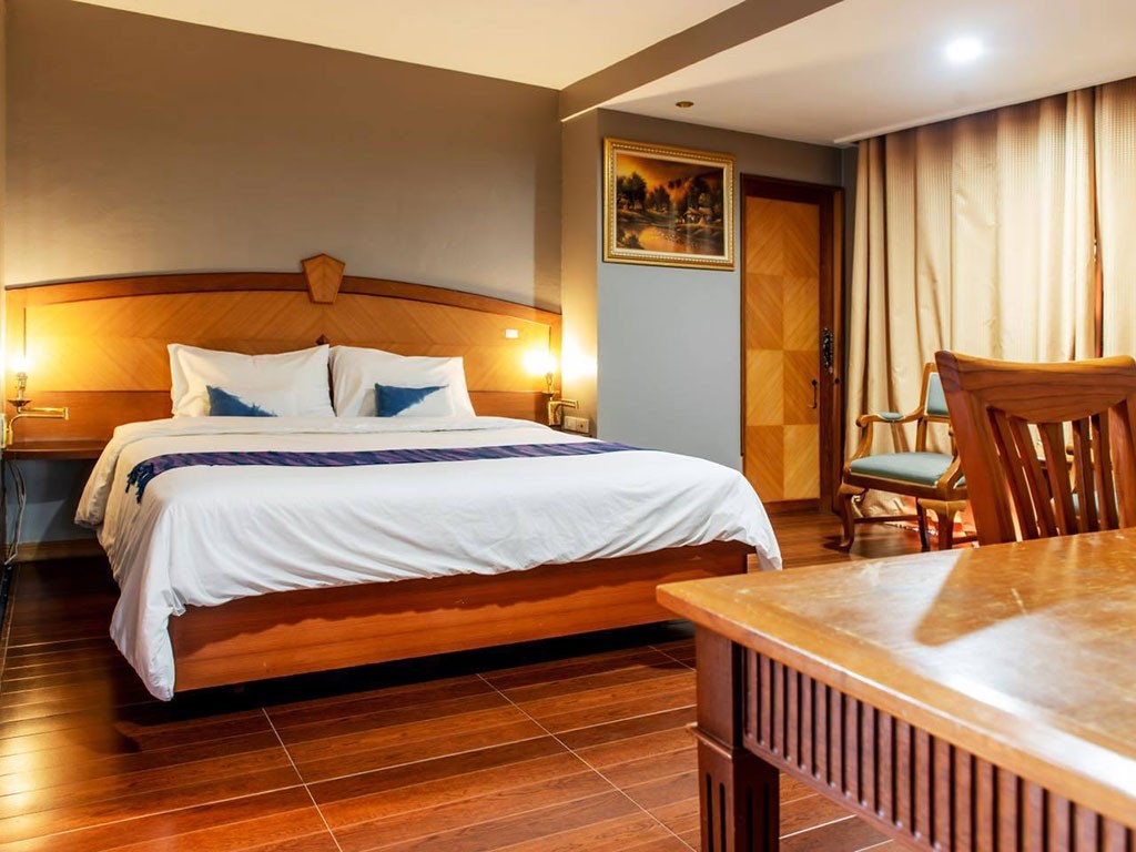 หนองหาร ดิเอลลิแกนท์