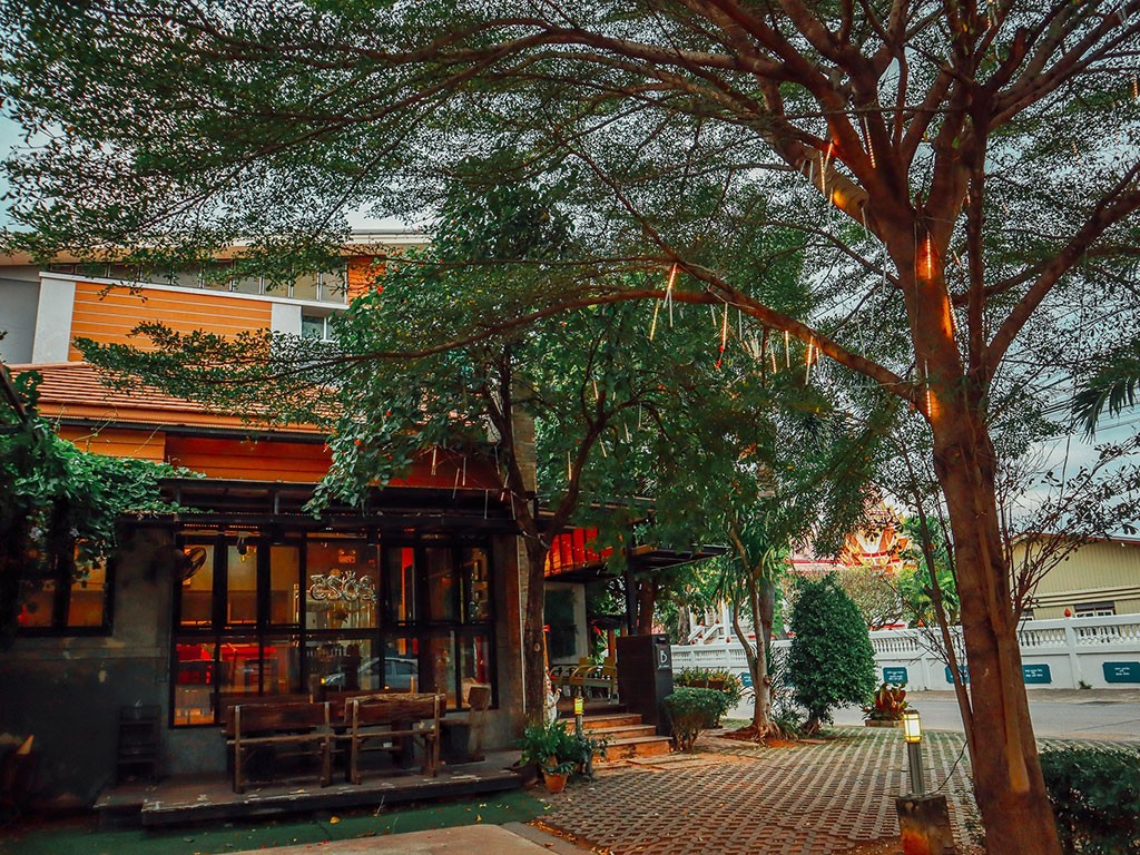 ฮันเดรด เฮ้าส์ โฮเทล