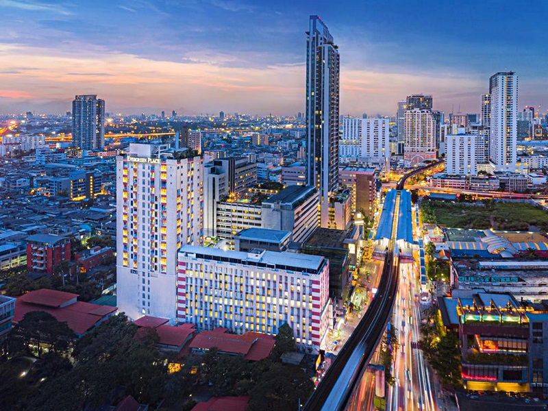 Hotels Nearby Evergreen Place Siam by UHG