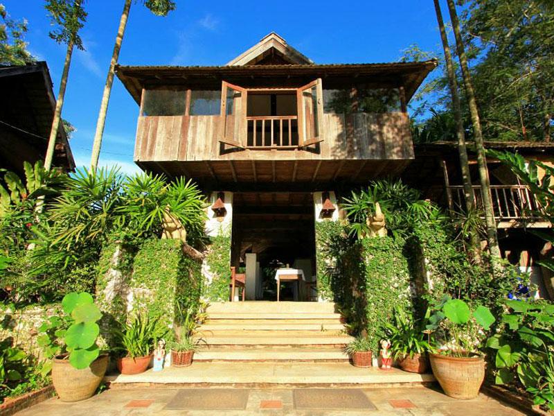 บ้านไร่ลานนารีสอร์ท