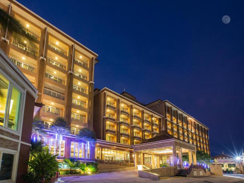 další hotely v okolí Saisawan Beach Resort