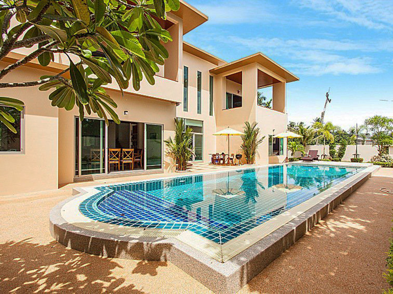 近くのホテル Pensri Villa Phuket