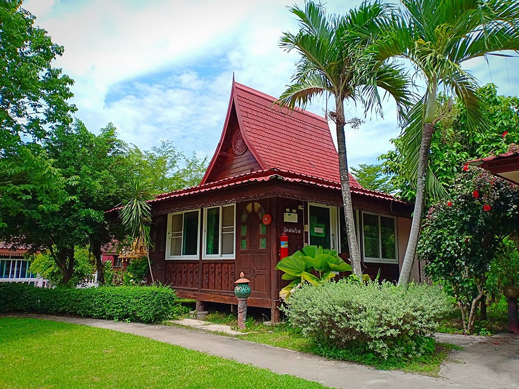 โรงแรมสวนเจ็ดพี่น้อง