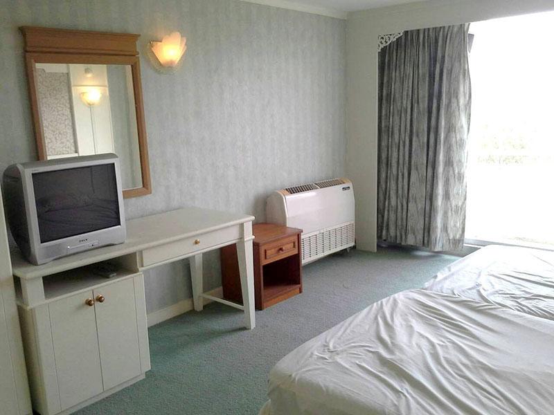 มิลฟอร์ด พาราไดซ์