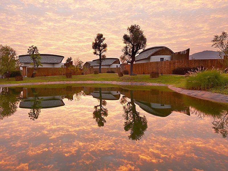 บริบท พูล รีสอร์ท