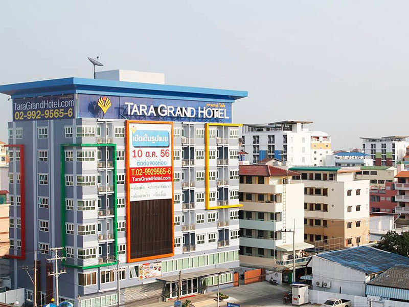 附近的酒店 塔拉大酒店（Tara Grand Hotel）