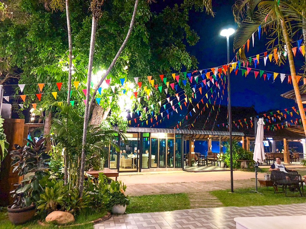 ชมพู ภูคา รีสอร์ท