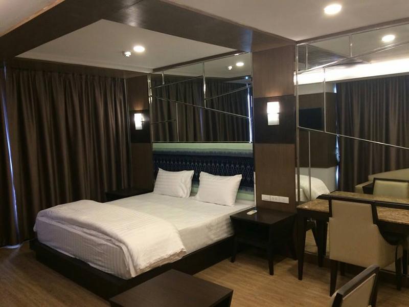 blu hotel nakhon phanom ราคา spa