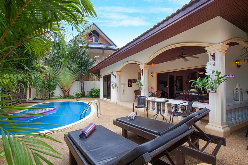 附近的酒店 普吉岛根纳别墅酒店(Villa Genna Phuket)