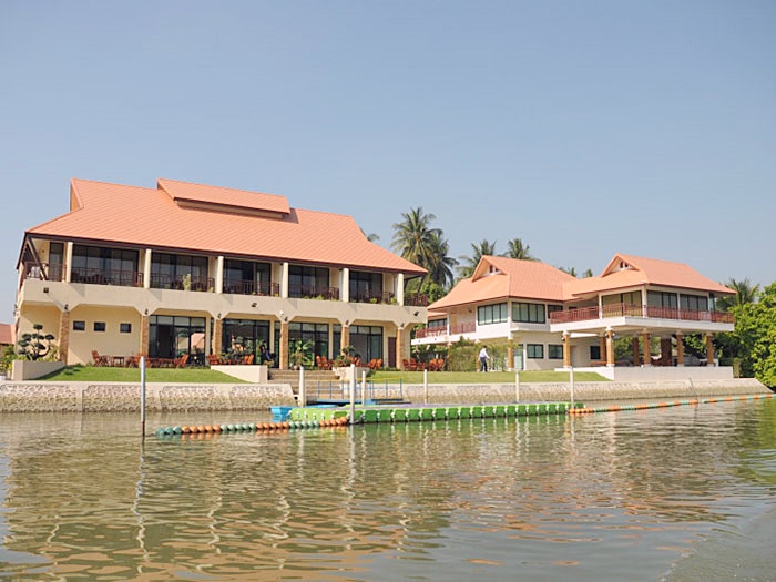 附近的酒店 湄公河玛丽娜度假村（Maeklong Marina Resort）