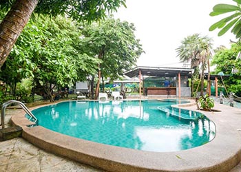 OYO 324 Deeden Pattaya Resort