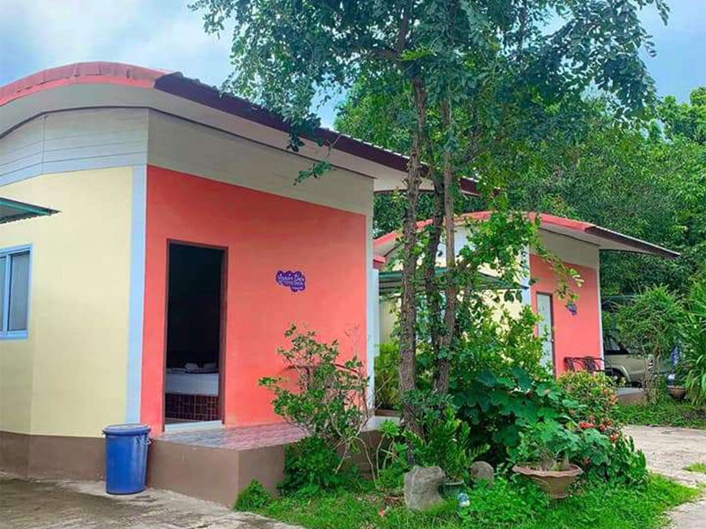 แก้วมณี การ์เด้น รีสอร์ท