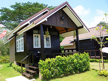 香普拉亚度假村（Chanpraya Resort）