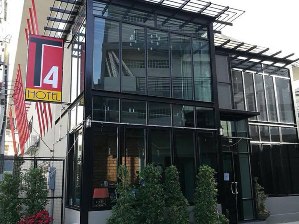 โรงแรมทีโฟร์