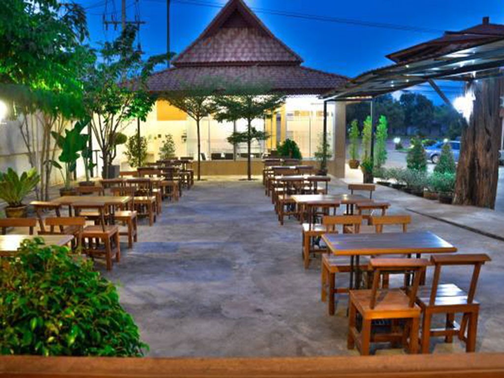 ปากคาด แกรนด์ รีสอร์ท