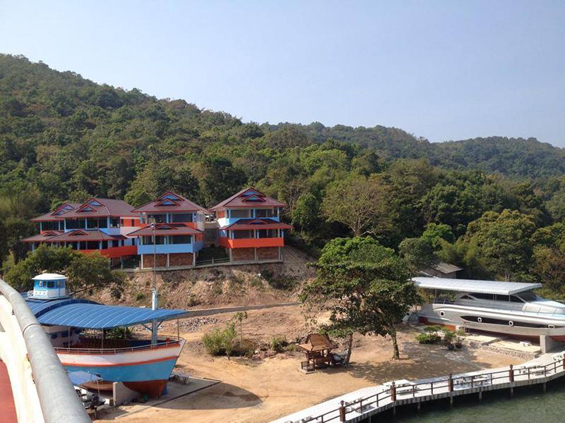 บ้านเรือ โฮมสเตย์