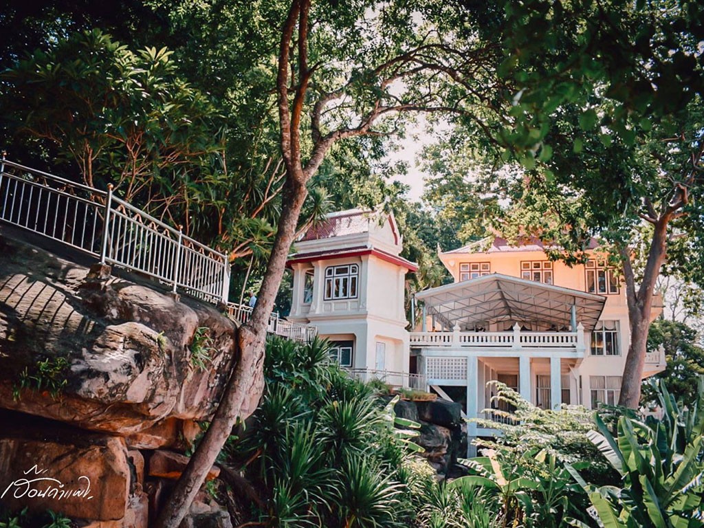 เฮือนคำแพง