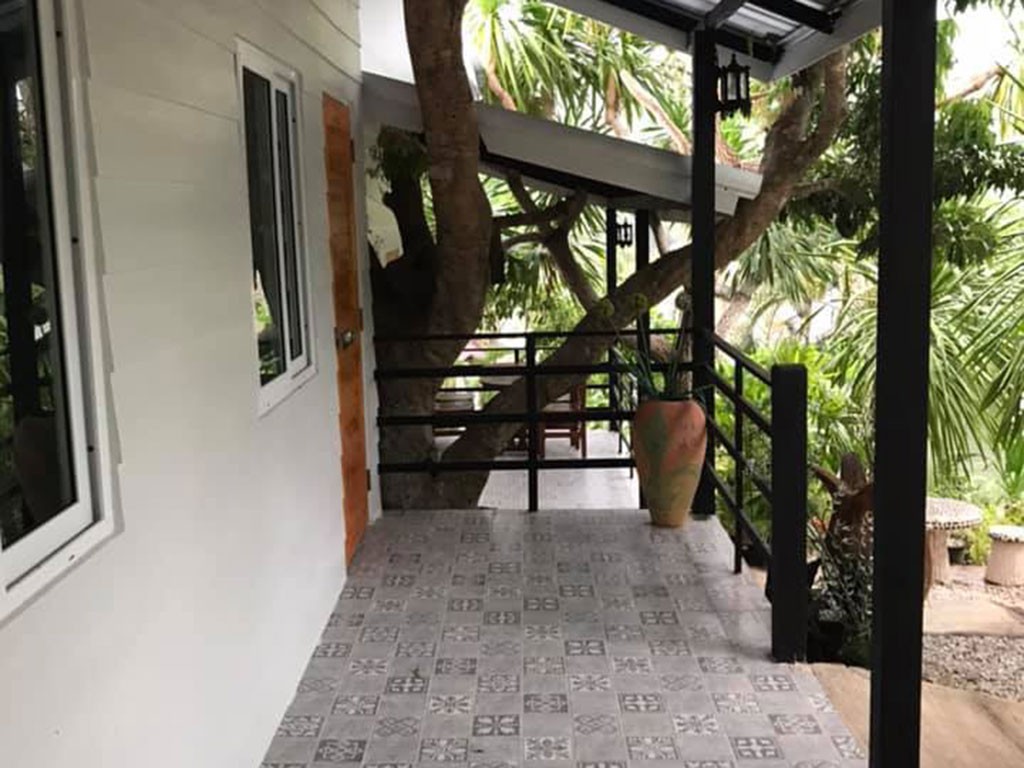 เฮือนคำแพง