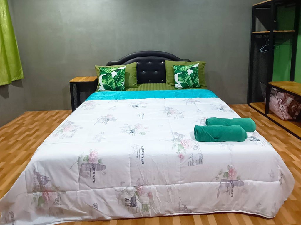 ฮีโร่ แอนด์ ฮัก ลอฟท์ โฮเต็ล