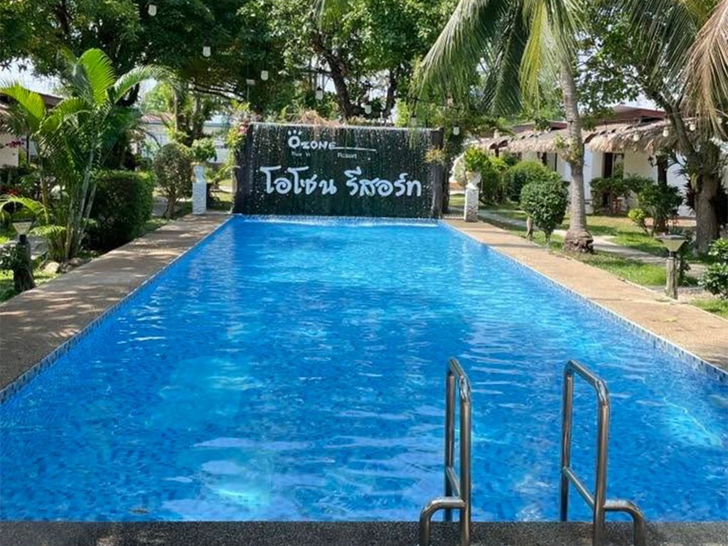 โอโซน รีสอร์ท แอนด์ พูลวิลล่า