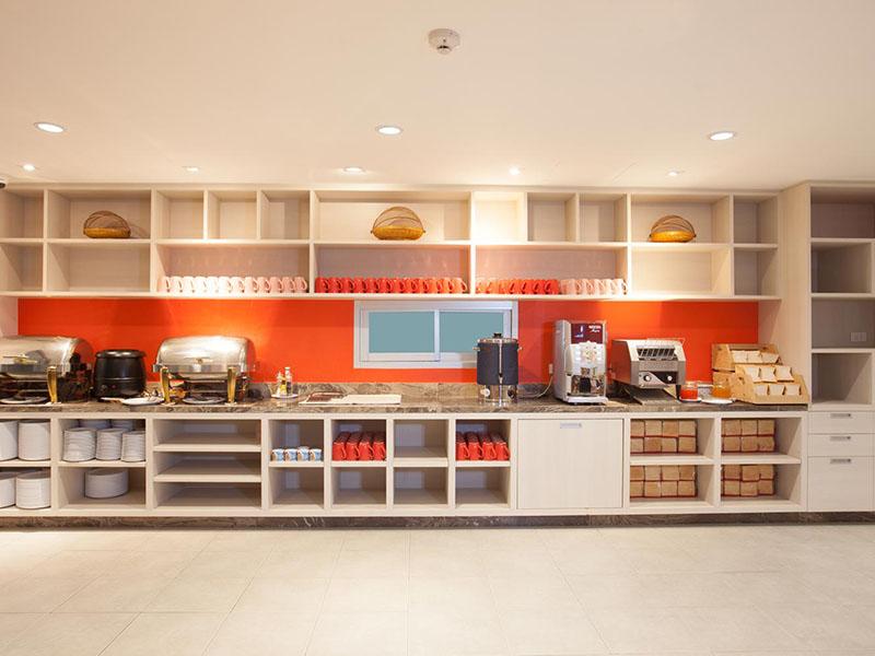 Hotel image Recenta Suite Phuket Suanluang