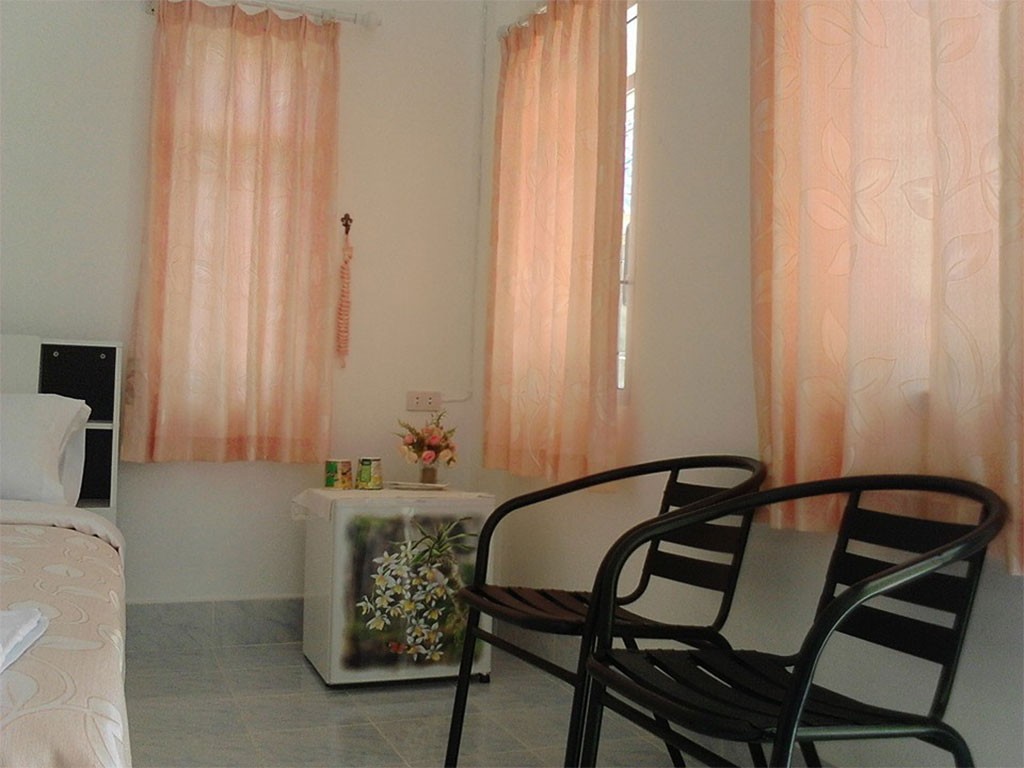 บ้านอัญมณี