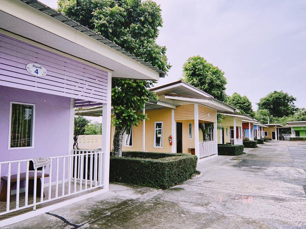 อัญมณี รีสอร์ท ปักธงชัย