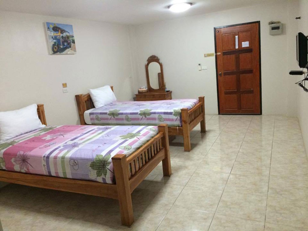 จอย เพลส